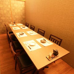 ゆったりと食べ飲み出来る個室は人気です。ご予約がオススメ！