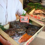 その日入荷した新鮮な鮮魚をお好きな調理法で調理致します！