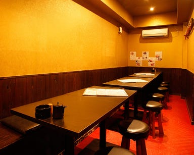 鶏料理と蔵元直送日本酒 鳥羽 ‐TOBA‐ 飯田橋 店内の画像