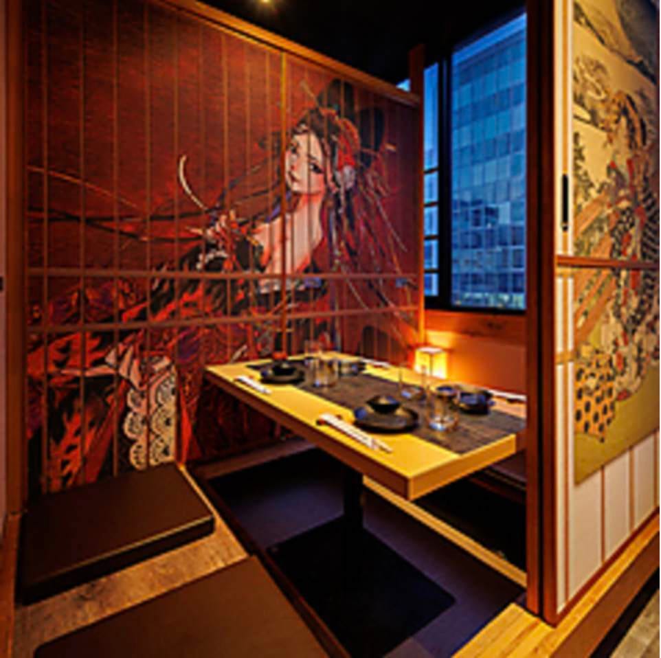 着物をきた女性が壁に描かれたはなこま 秋葉原店の店内