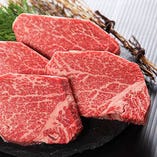 お肉は卸肉市場でより良いものを市場で目利きして選んでいます