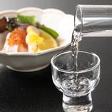 季節を彩るお料理と厳選した日本酒を合わせてお楽しみください