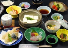 京都観光の行き帰りに湯豆腐料理