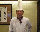 お客様を笑顔にする
2代目料理長の和田康一シェフ。