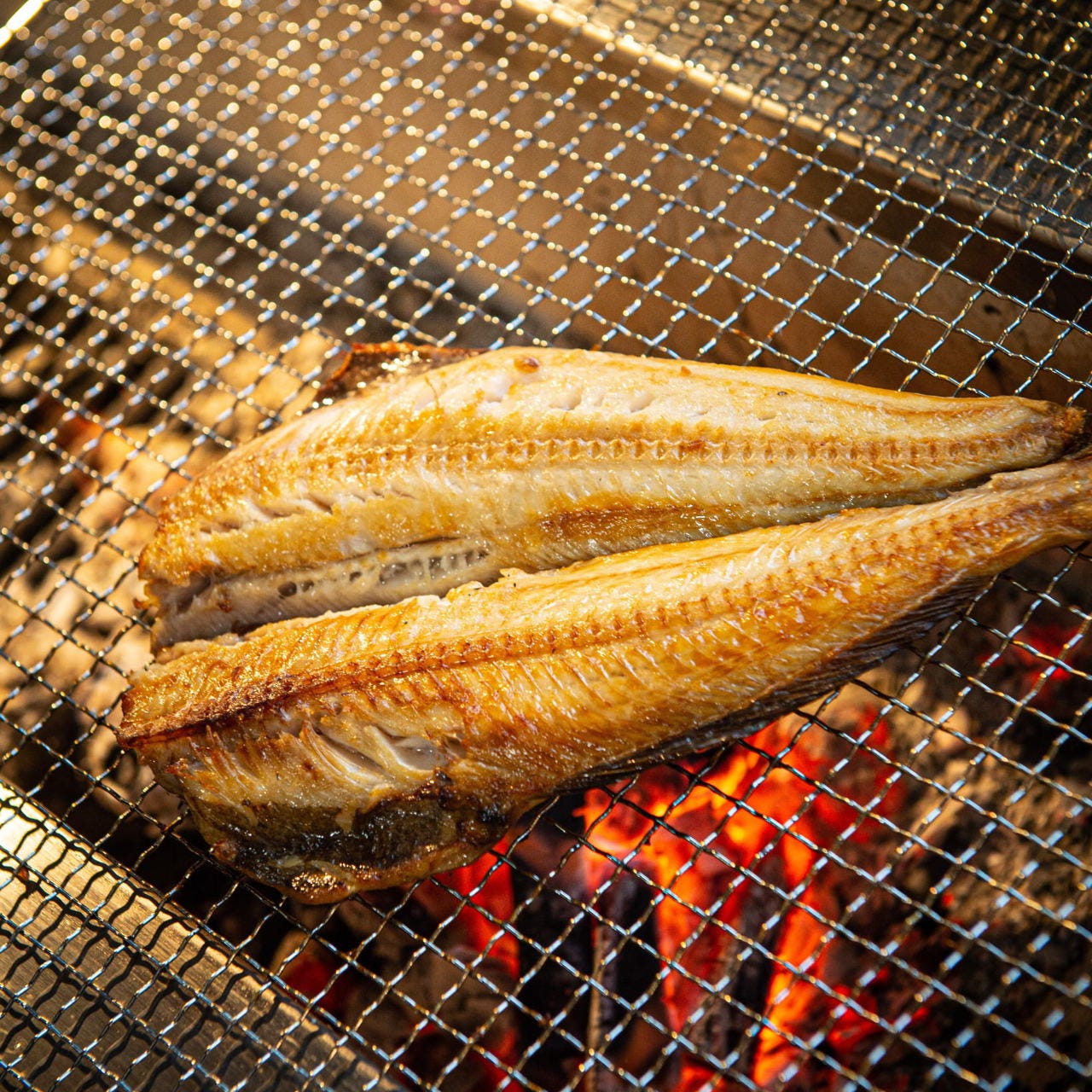 北海道の食材を炭火で豪快に焼き上げます！