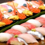 コースそれぞれに新鮮な魚を使用したお寿司やお造りをご用意！