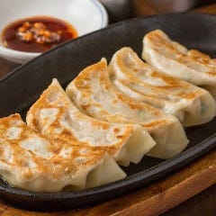 特製鉄板焼き餃子