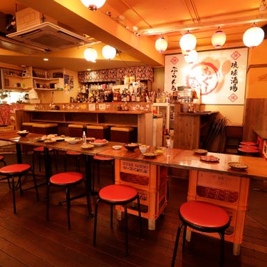 沖縄料理  餃子酒場ぶらんちゅ 池袋西口店 店内の画像