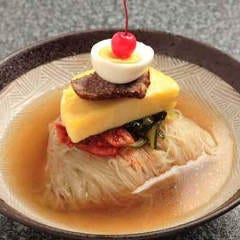 オススメは本格手打ち冷麵！注文を受けてから丁寧に作ります。