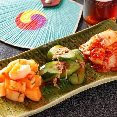 手間暇かけた自慢の逸品。箸休めやお酒のお供に是非。