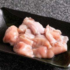 新鮮なホルモン多数取り揃え。お昼から焼き肉も歓迎です。