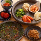 《オモニが作る韓国惣菜》
ごまの葉漬け