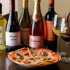 厳選吟味して仕入れるボトルワインは50種類以上を常備