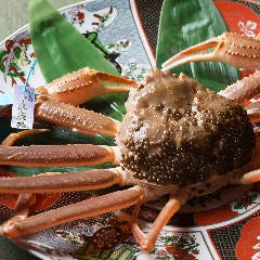 11月の漁解禁後は金沢港から直送される『加能蟹・黄金蟹』を提供