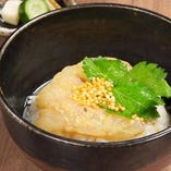 【京素材】
京野菜はもちろんのこと湯葉などの食材も多彩に使用