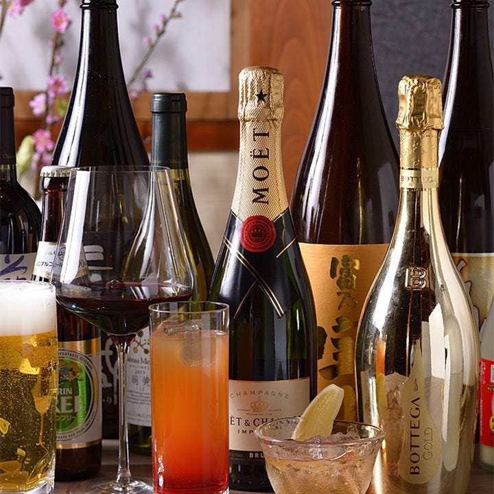 日本酒や焼酎などワイン以外にも多彩なドリンクが勢揃い！