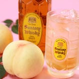 『桃の女王』とも呼ばれ最高級品といわれる「清水白桃」を贅沢に味わえる「岡山清水白桃角ハイボール」
