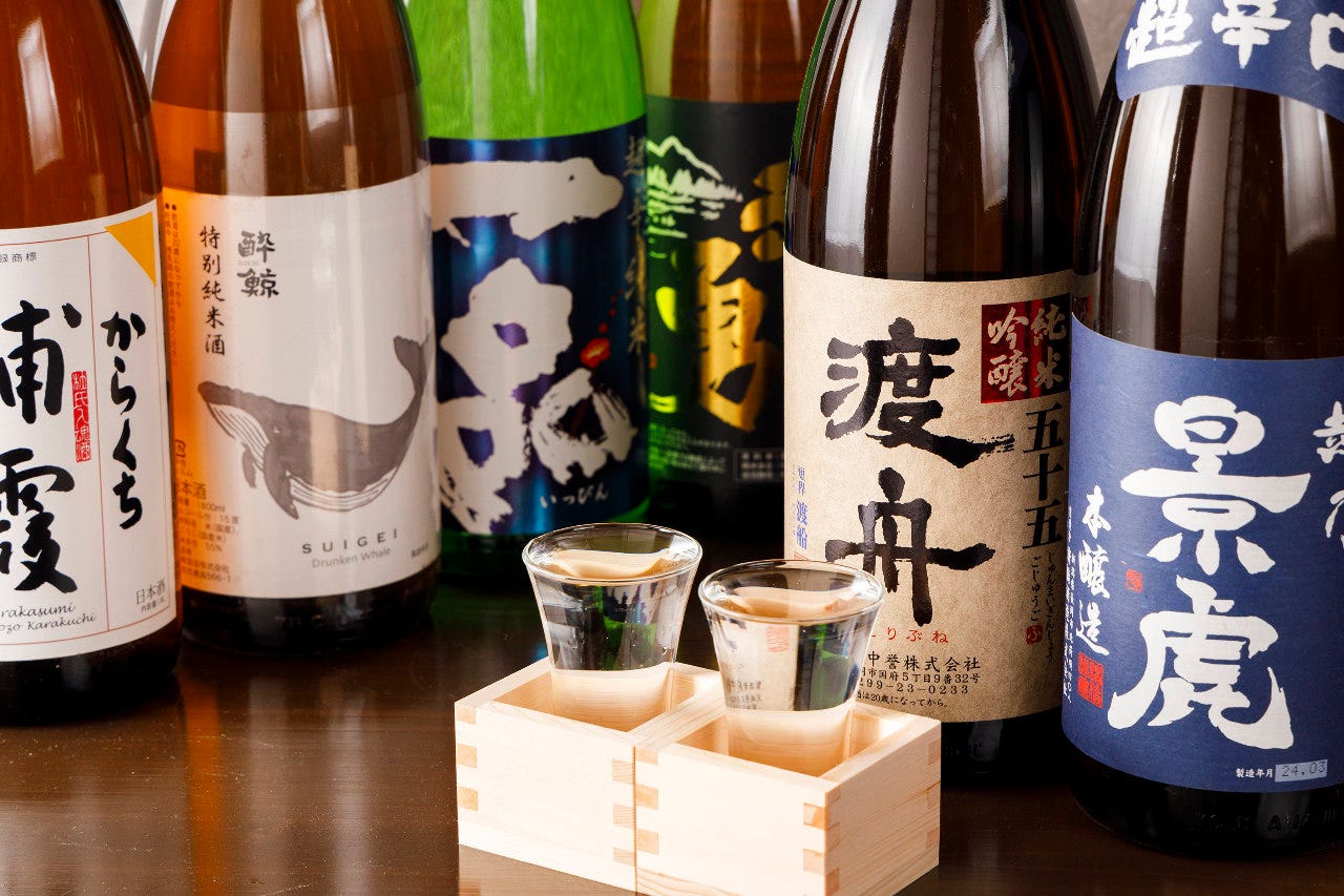 各地の日本酒の他、日本酒スパークリングも取り揃えております