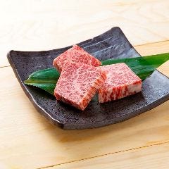 米沢牛の厚切りステーキなど様々な食べ応えのあるメニュー！