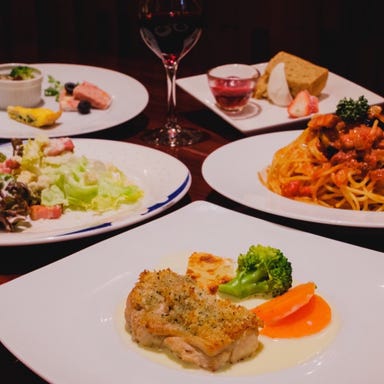 80’s kitchen_2時間飲み放題【パーティープラン】名物・ハンバーグからパスタ、前菜、デザート盛り合わせも楽しむ