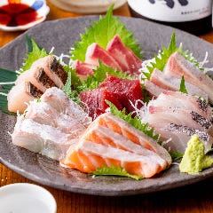 豪華贅沢三昧!!叶え家の刺身盛り合わせ