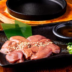 素材が活きる新鮮白レバー炙り