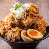 ドドーンと1kg唐揚げ丼