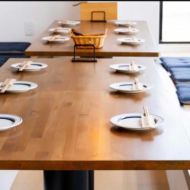 izakaya SABURO_【ロールカーテンの半個室空間】宴会にオススメの掘りごたつ席