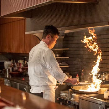 hakubi_伝統的な調理法にシェフ独自のセンスを加えた一皿