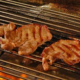 塊肉で仕入れる牛肉料理にも大人気★ぜひご注文ください！