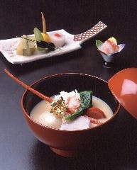 飲み放題付懐石と大広間でご宴席も可