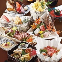 季節の食材で彩る多彩な一品を提供。心を込めた懐石料理をどうぞ