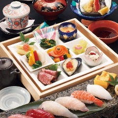 美味しいを少しずつ…華やかなお料理で彩る数寄屋膳が大好評