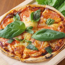 生地から手間暇をかけて作る絶品ピザ