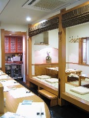 お料理とお酒 masu_アットホームな店内