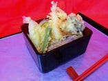天ぷら6種が入って満足いただける一品です