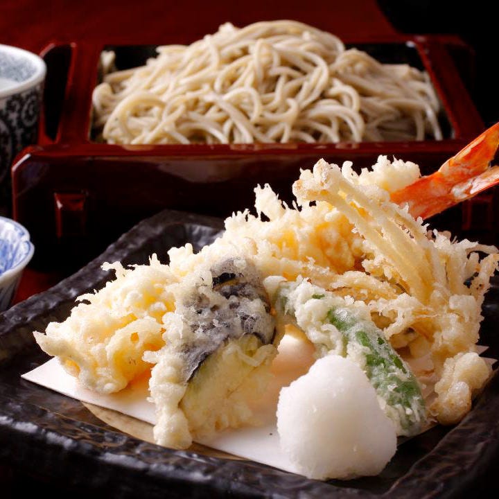 常喜房御膳は、天ぷらと新鮮なお刺身が両方味わえるお得なセット