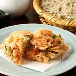 小エビと野菜のかき揚げ天ぷら蕎麦