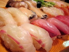 魚がし寿司 蕨東口店