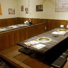 座敷席では、お席を繋げて最大20名様までのご宴会も◎