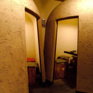 鶏と魚と麺 祐星 なんば店_超希少!?かまくら型個室席!!