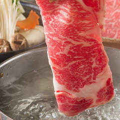 しゃぶしゃぶ すき焼きしゃぶ禅 小倉店_上質な霜降り肉を鍋にさっとくぐらせてお楽しみください。