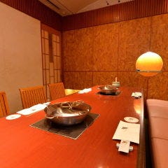 完全個室のテーブル席は、大切な方とのお食事やビジネス・接待でのご利用に しゃぶしゃぶ すき焼きしゃぶ禅 小倉店_完全個室のテーブル席は、大切な方とのお食事やビジネス・接待でのご利用に