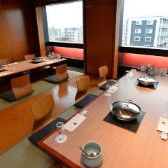 しゃぶしゃぶ すき焼きしゃぶ禅 小倉店_ご利用人数に合わせてフレキシブルに個室を設定できます。