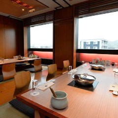 しゃぶしゃぶ すき焼きしゃぶ禅 小倉店_全5部屋を繋げることで最大40名様までご利用いただけます。