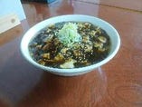 黒麻婆麺