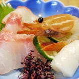 新鮮な魚介を使用したお料理など、様々なお料理をご用意。