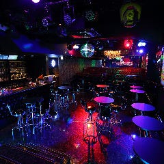 バースデーサプライズ×KUJIRA ENTERTAINMENT DINING