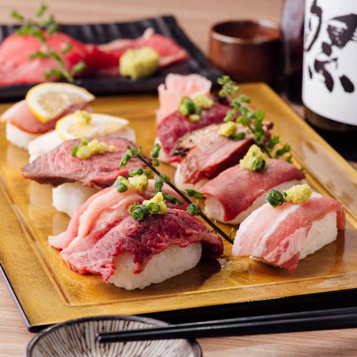 サーロインや牛タンなど贅沢に使った肉寿司は絶品です！