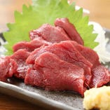 【肉料理】
串焼きや肉刺しなど肉好きには堪らない料理の数々